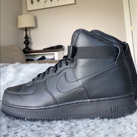 size 12 all black jordan’s - Picture 3 of 4